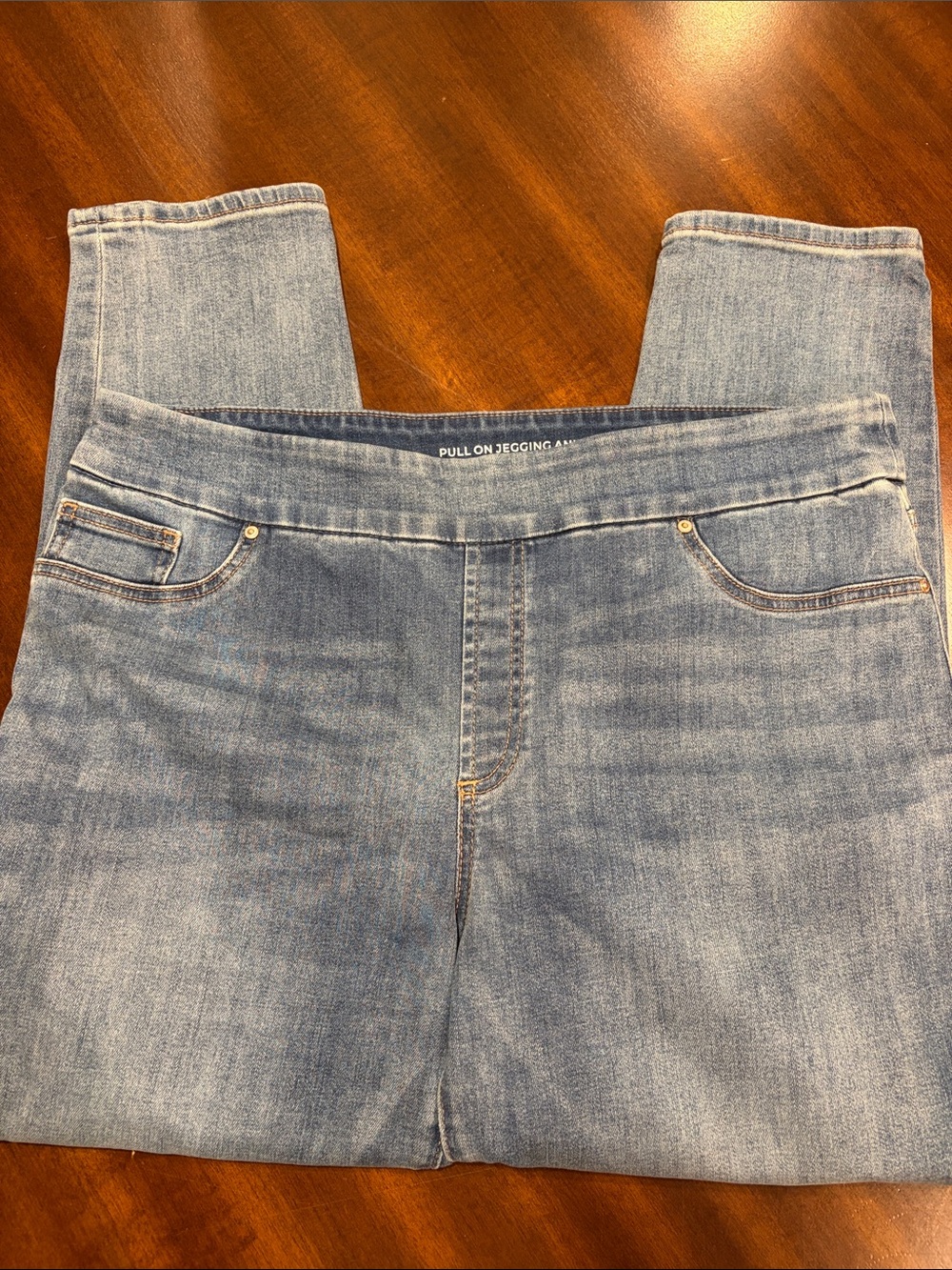 Chicos Pull-On Light Wash Women’s Jegging Jeans Ankle